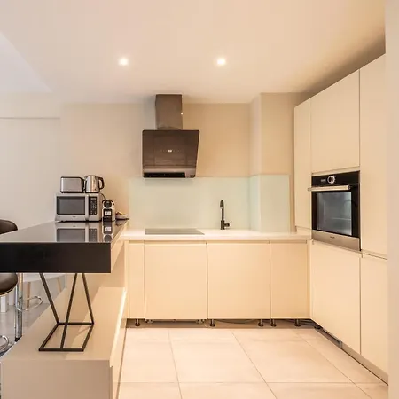 Yank's Centre Les Pins 5 Min Des Plages *